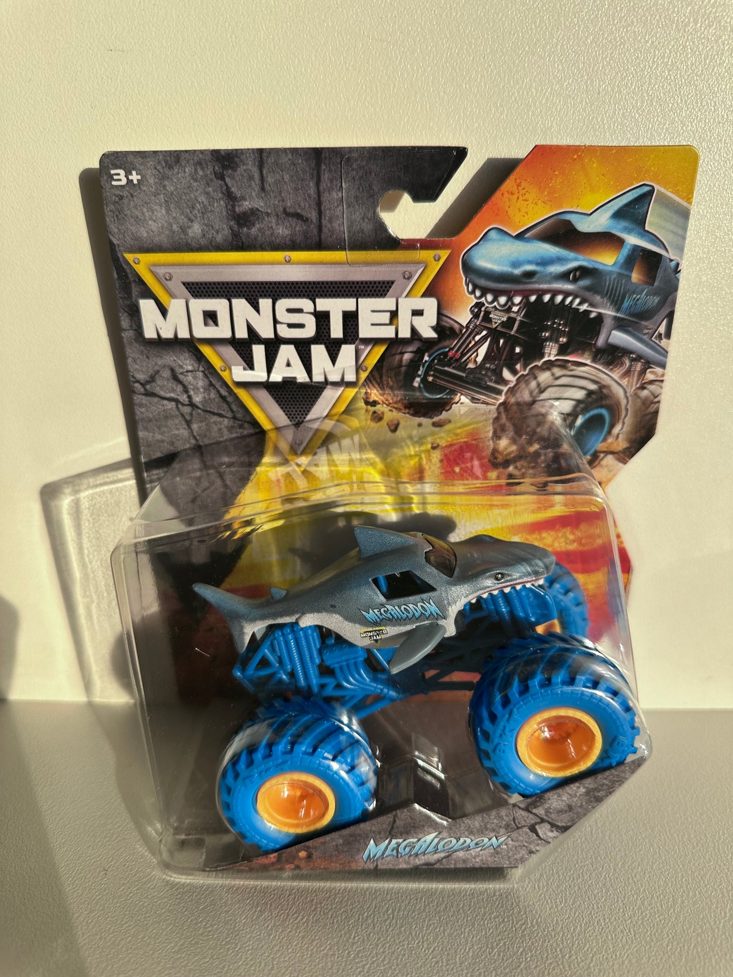Megalodon, Series 2, 1:64, Type 3 of 4 (Blue Wheel)