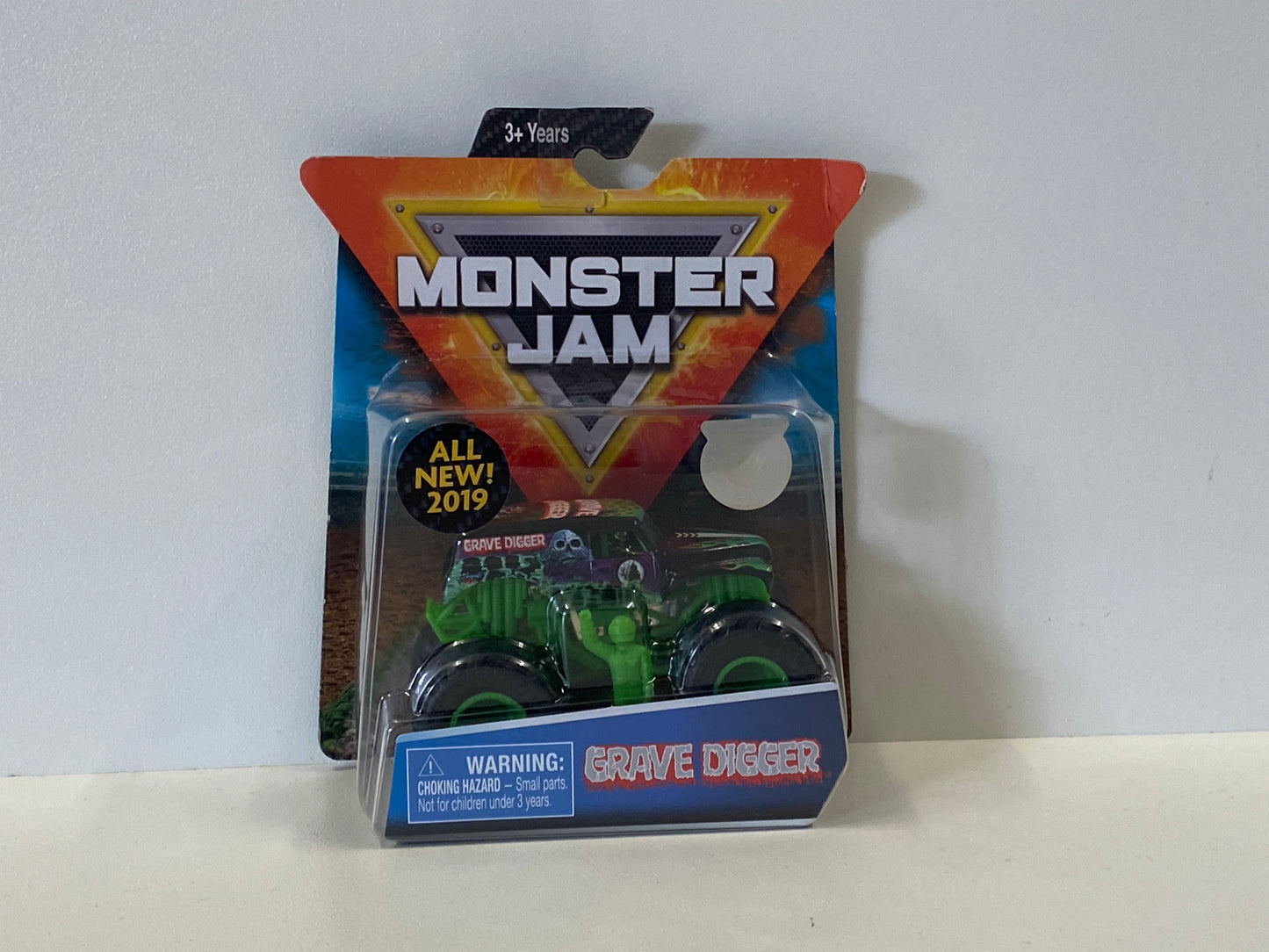 Grave Digger, w/figure, 1:64