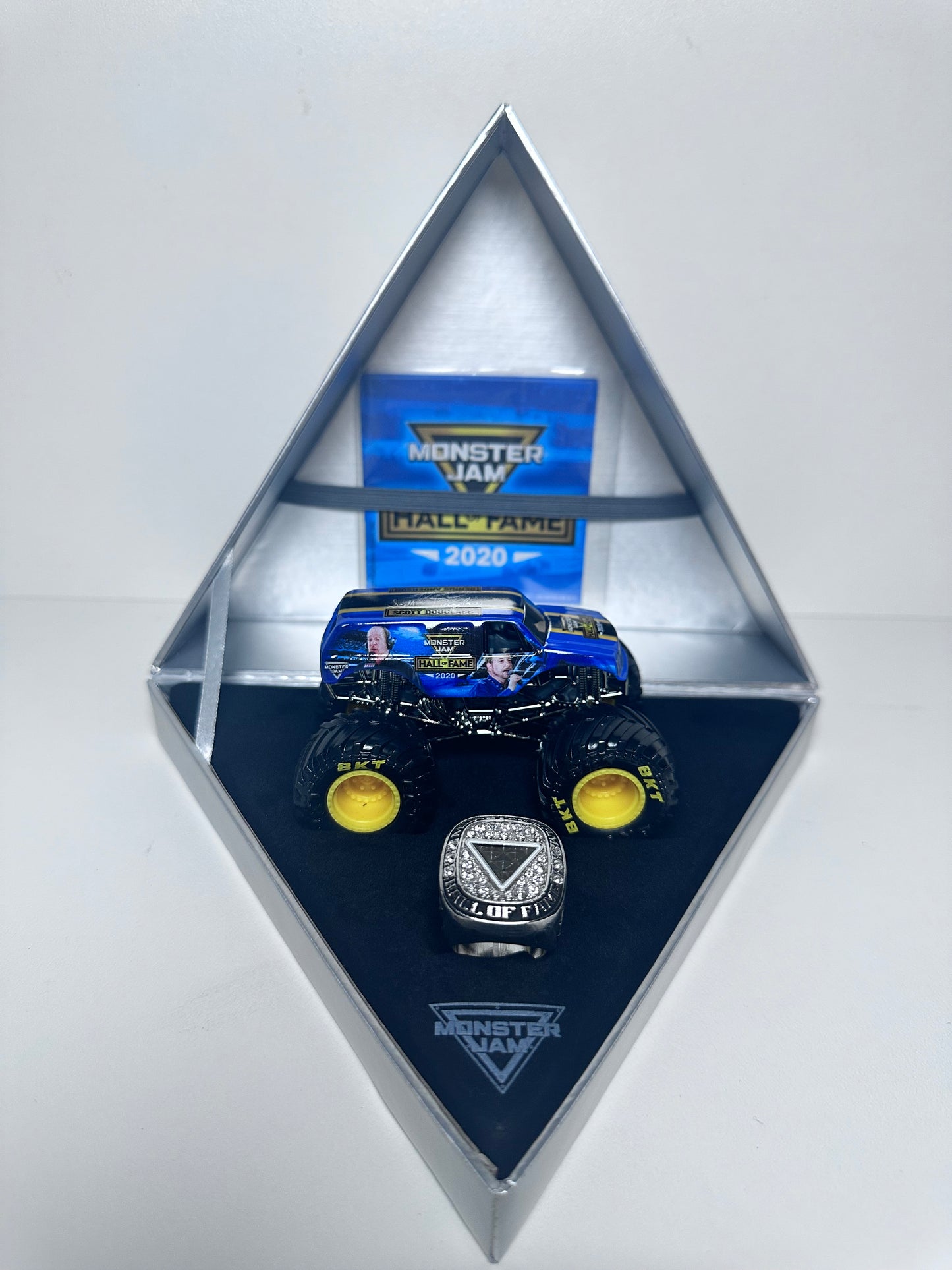 Hall Of Fame, 1 of 1000, 2020, 1:64