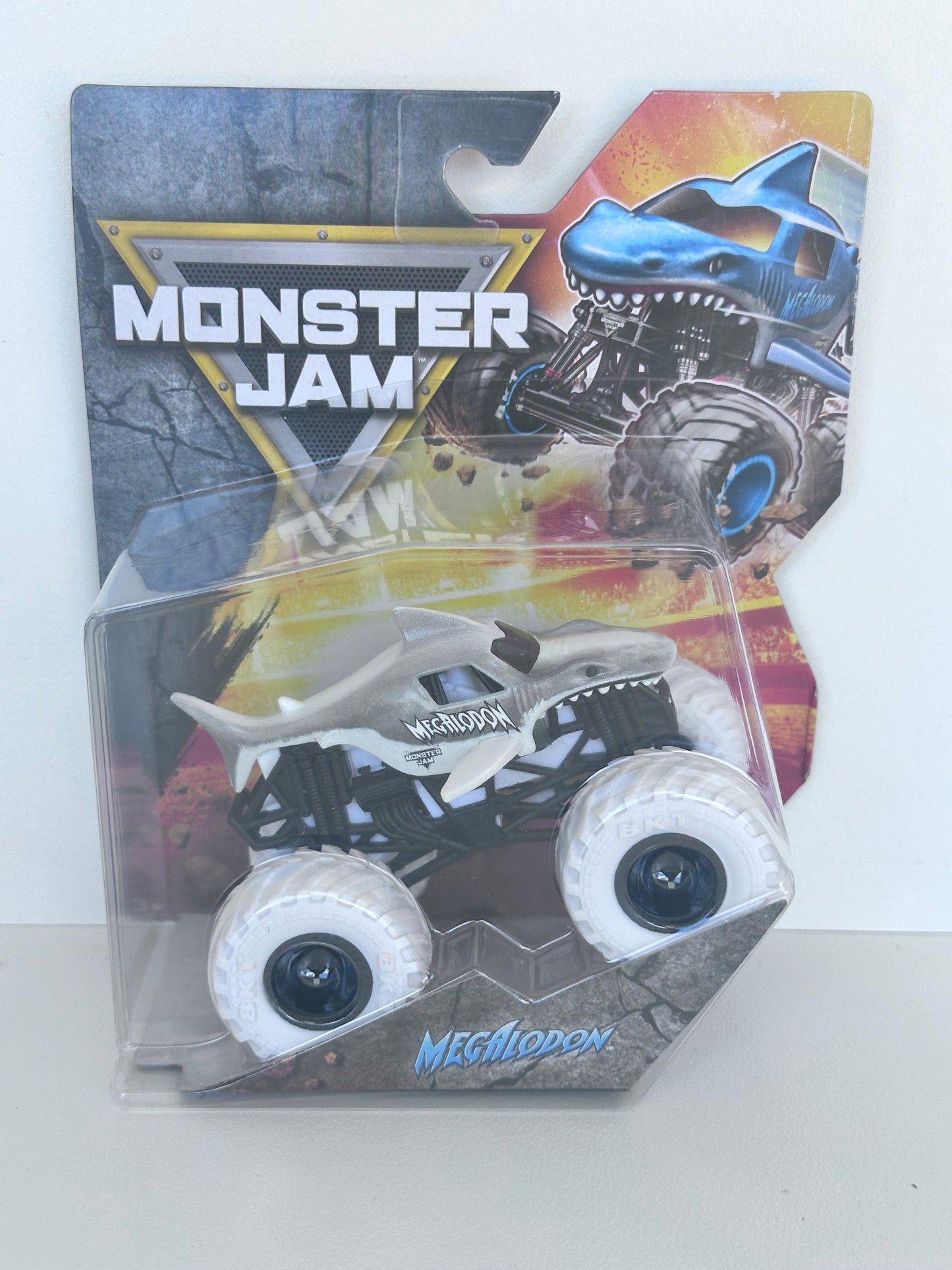 Megalodon, 4 Pack (includes 4 trucks) , Series 1, 1:64