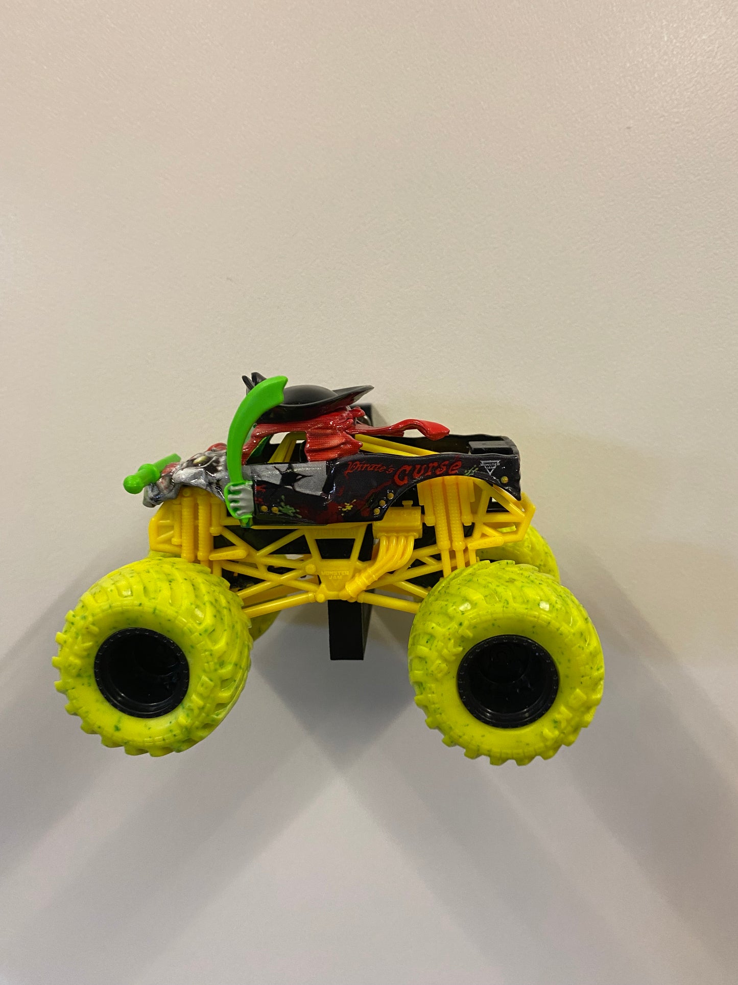 Loose Truck Holder - Type 1 (Under Mount)