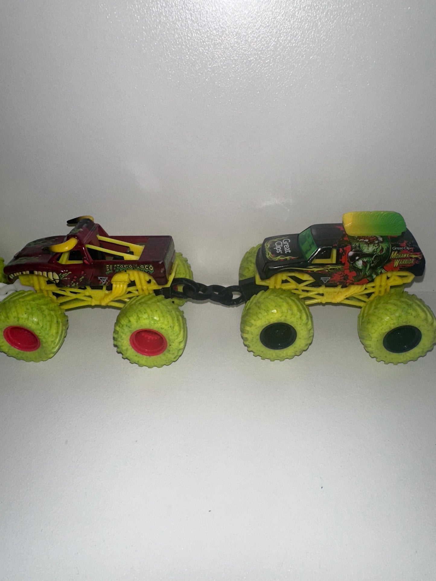 Truck Chain Connectors for 1:64 Trucks (v1.0)