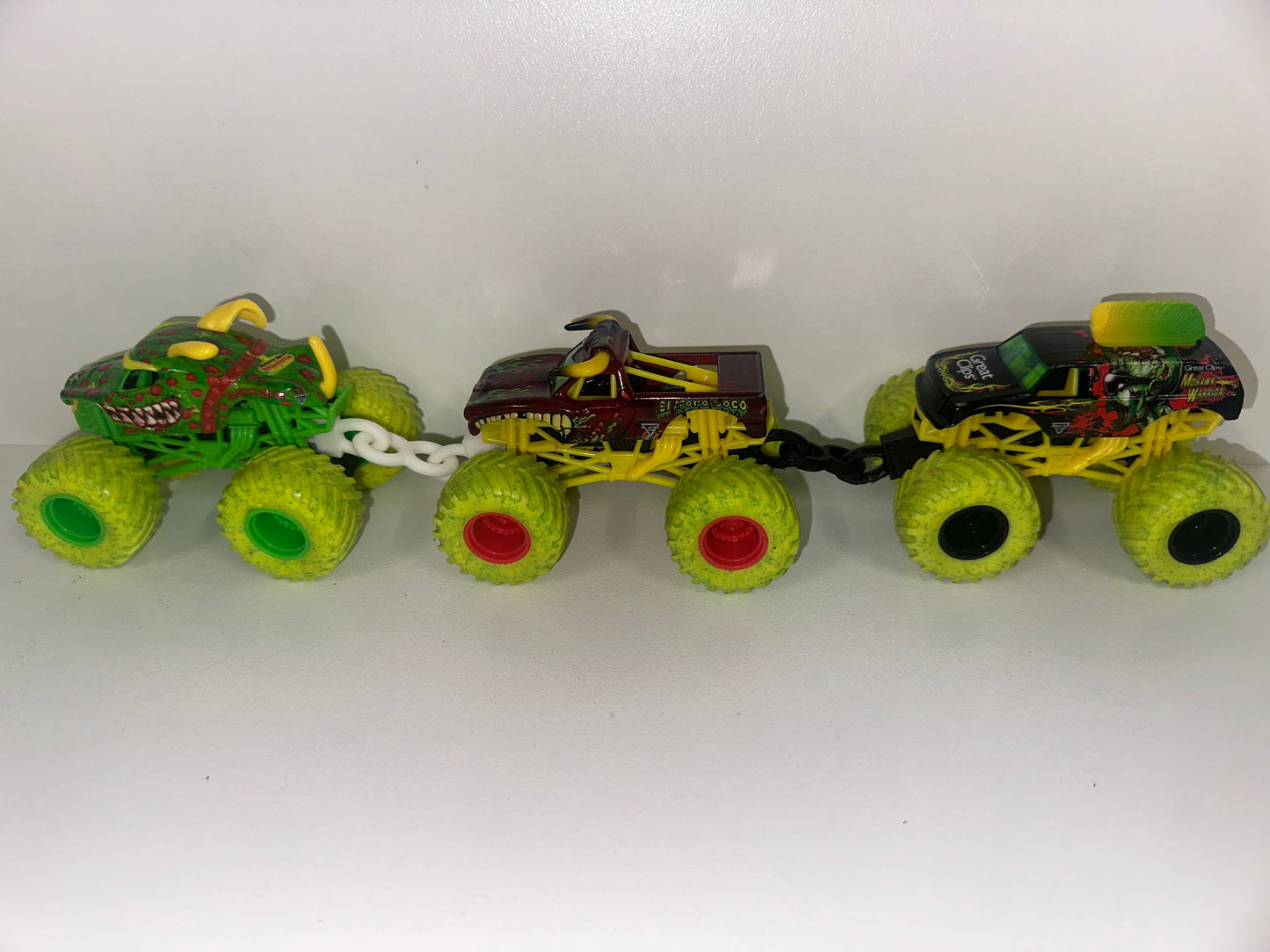 Truck Chain Connectors for 1:64 Trucks (v1.0)